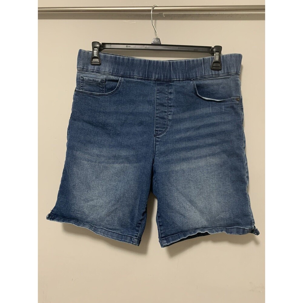 DKNY Shorts Ladies Large Denim Elastic Pull On 33” Waist Burmuda Classic Comfy